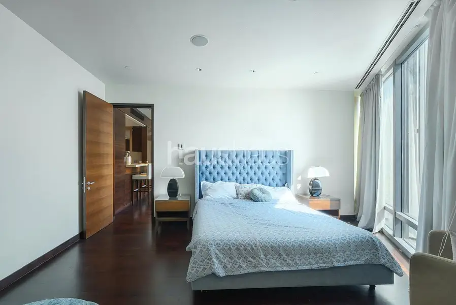 Full fountain view | Vacant | Spacious