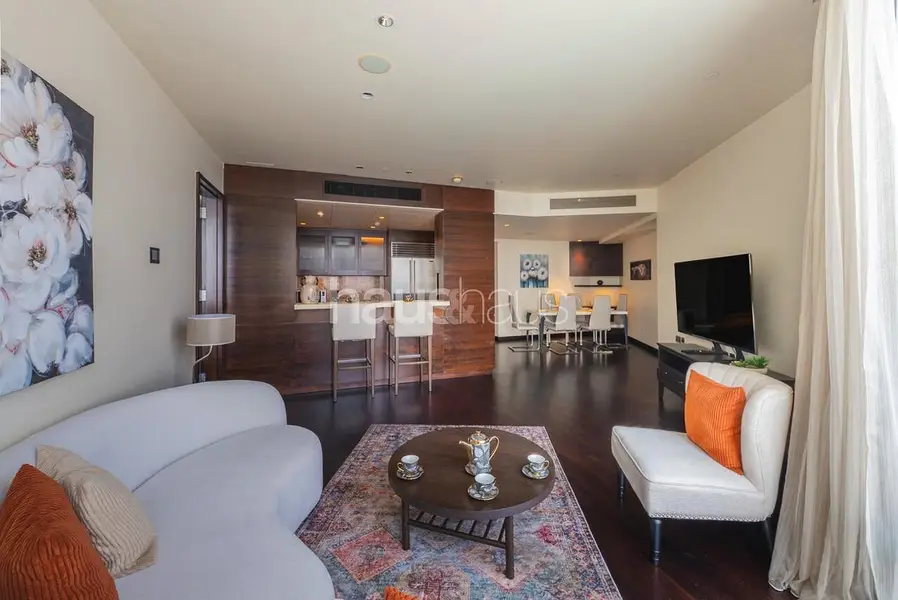 Full fountain view | Vacant | Spacious