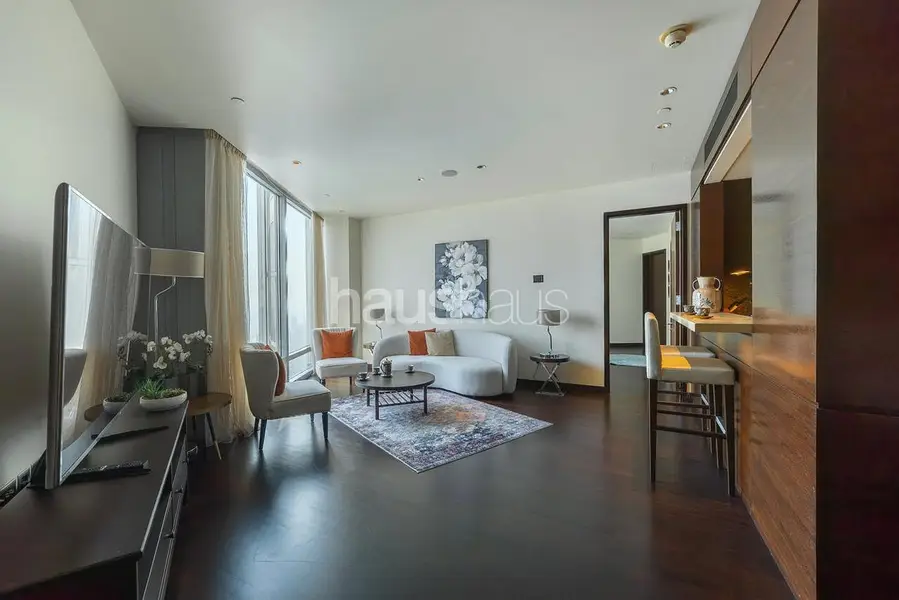 Full fountain view | Vacant | Spacious