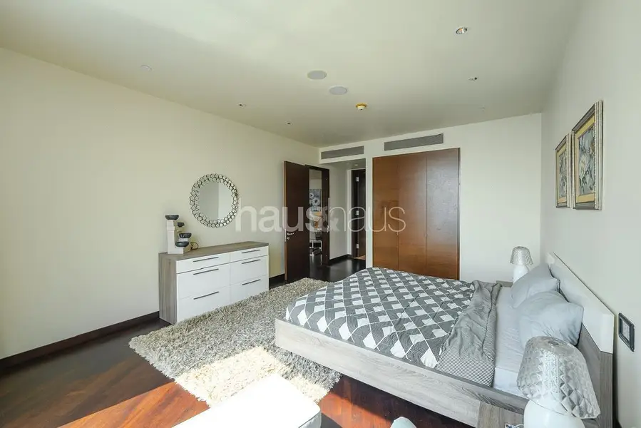 Full fountain view | Vacant | Spacious