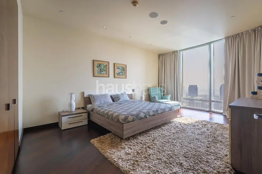 Full fountain view | Vacant | Spacious