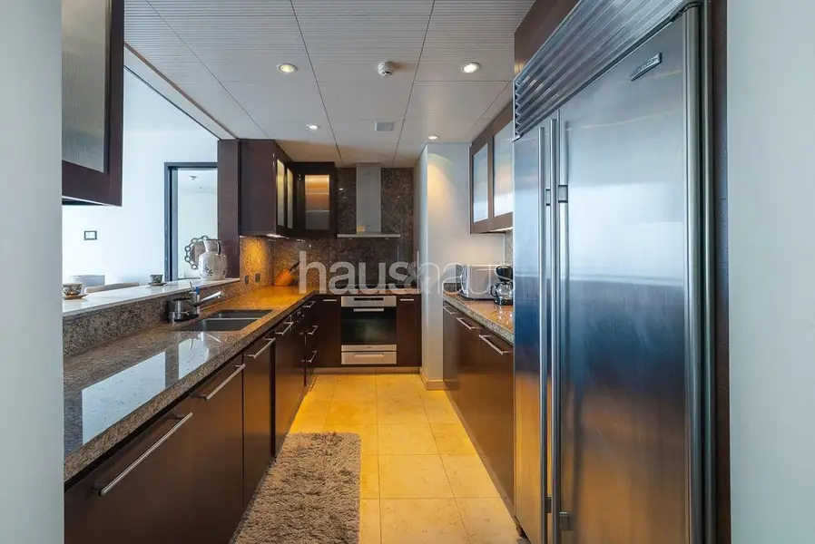 Full fountain view | Vacant | Spacious