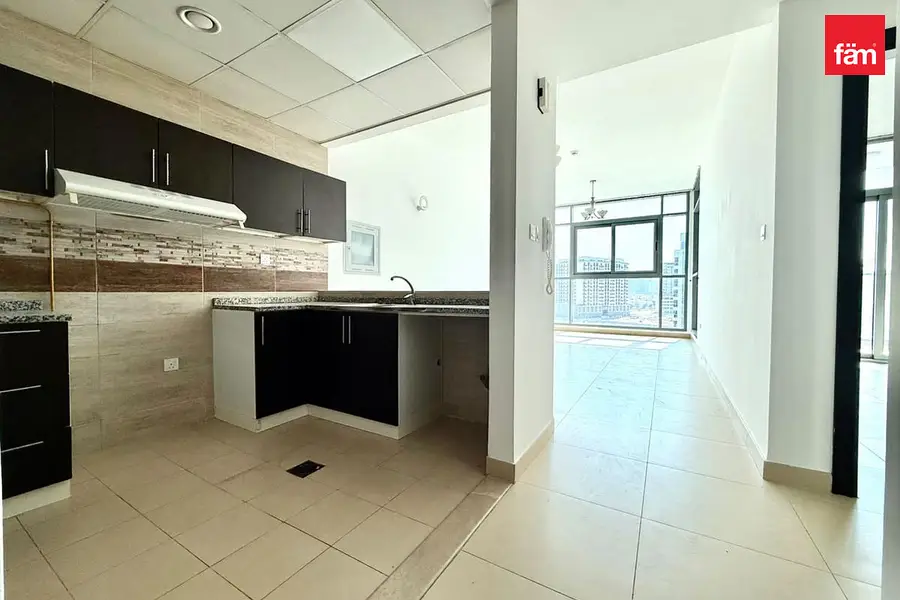 Prime Location | Unfurnished | Vacant