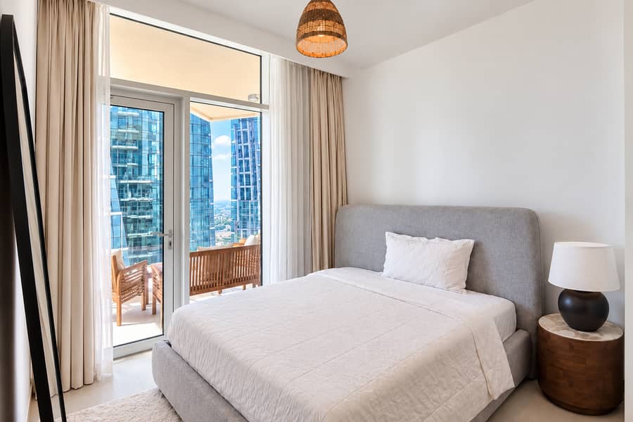 10 Modern Bedroom with City Skyline Views (1). png