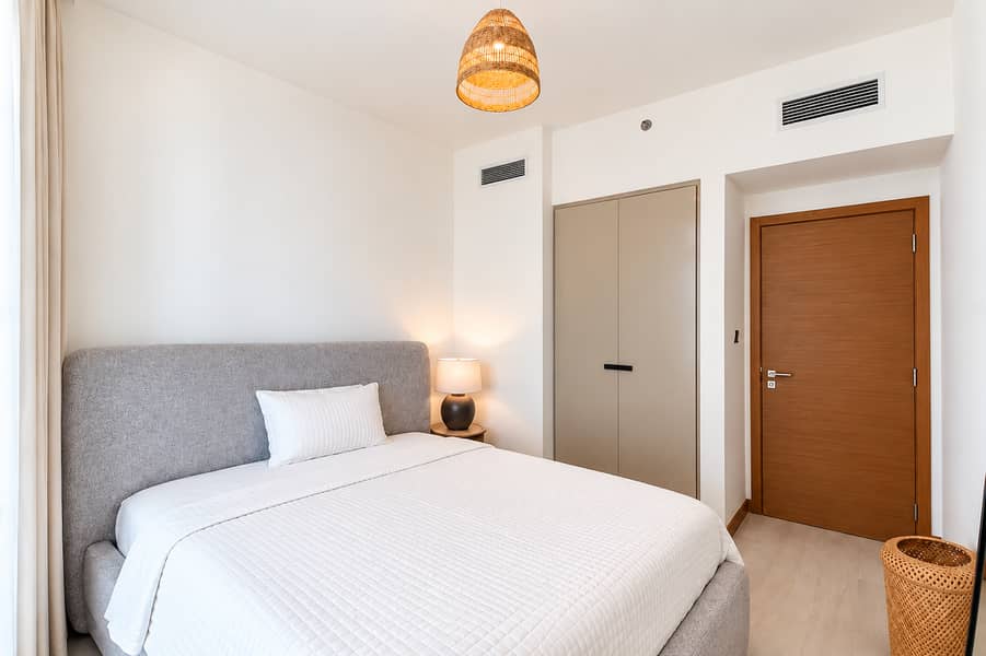 15 Bright Minimalist Scandinavian Bedroom (1). png