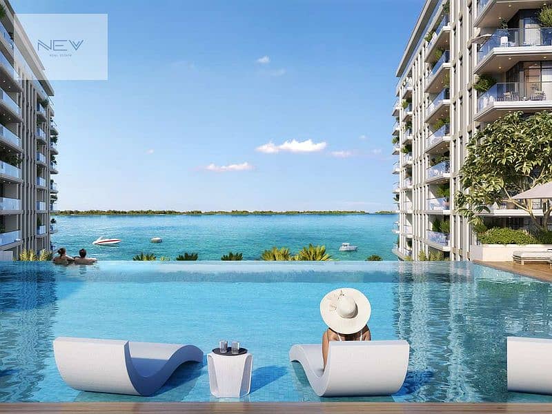 5 06_Courtyard_Pool. jpg