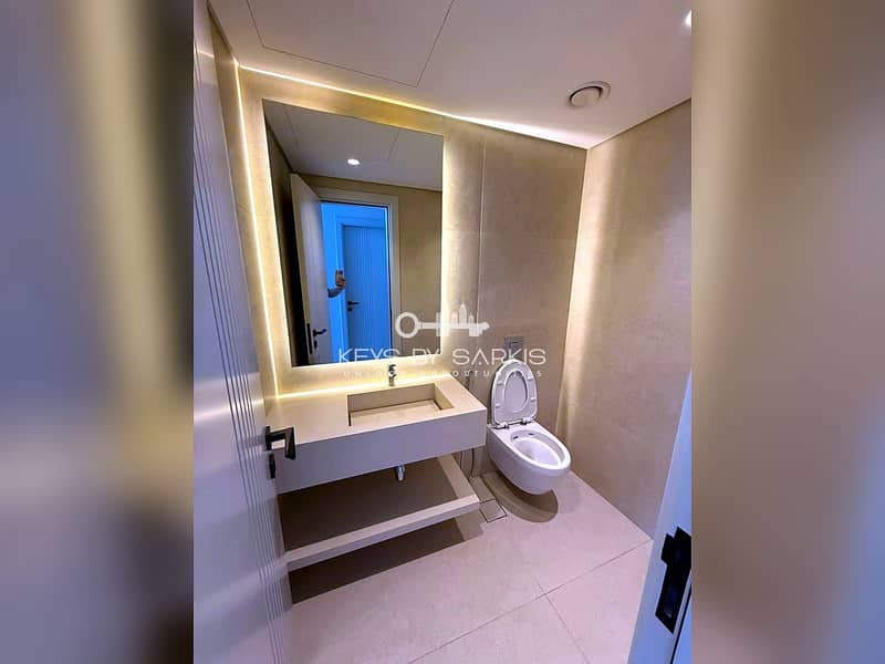 12 RoseGardens3-12-guest-washroom. jpg