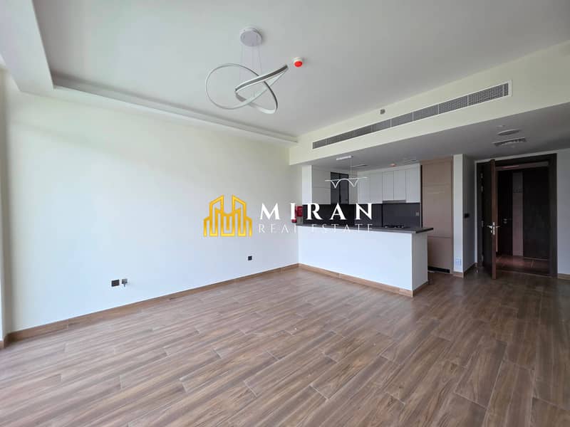 Chiller Free - Park View - Spacious Layout Chiller Free - Park View - Spacious Layout