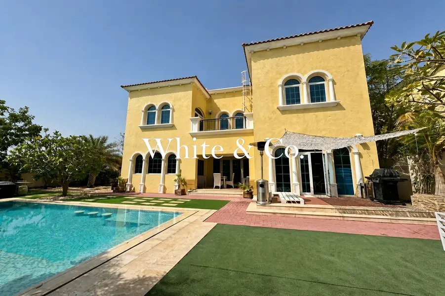 Exclusive Corner Plot | Motivated | Vastu