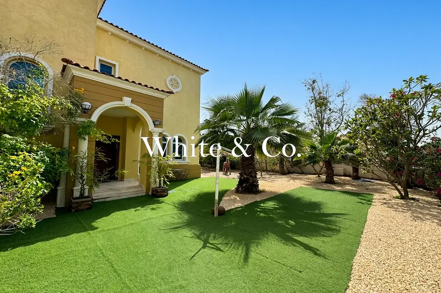 Exclusive Corner Plot | Motivated | Vastu