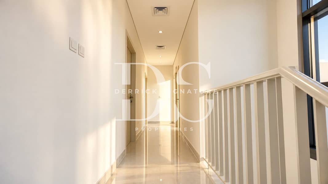 5 Hallway. jpeg