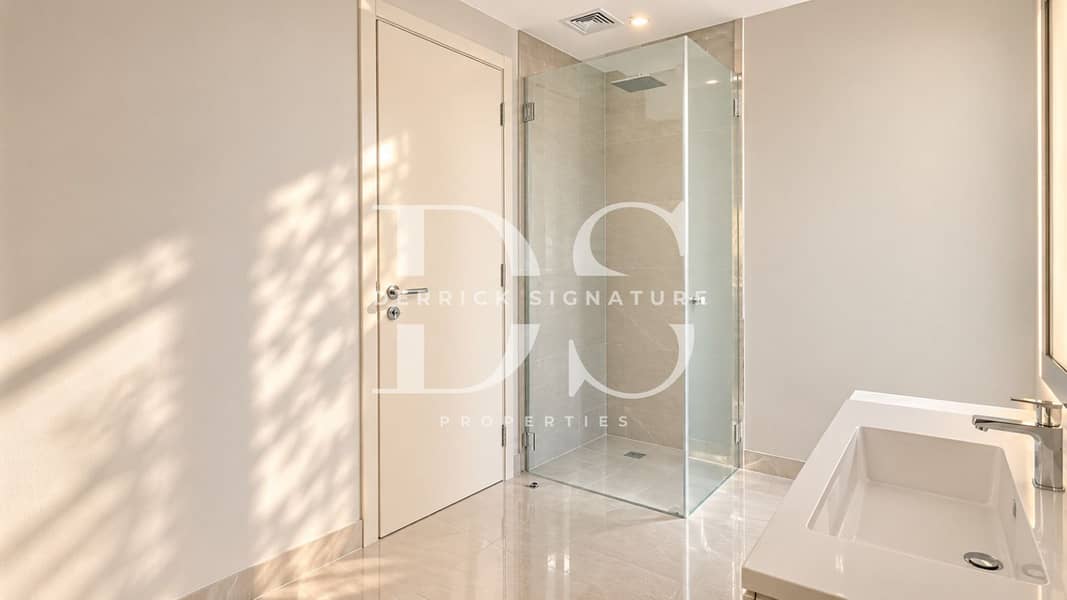 15 Room 1 Bathroom. jpeg