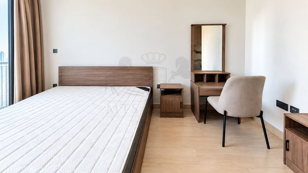 4 Modern Minimalist Bedroom with Vanity. png