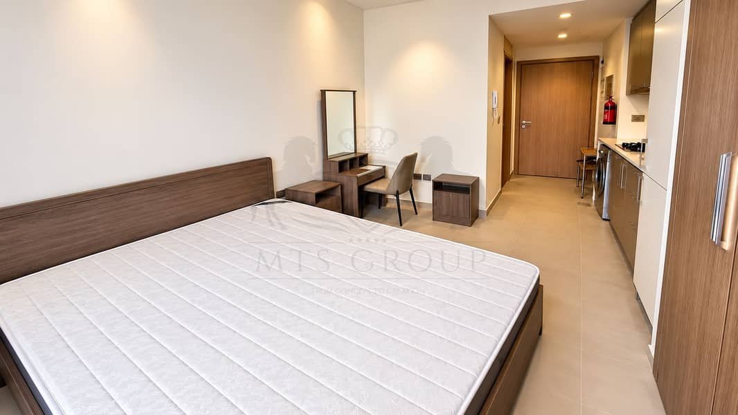 6 Modern Minimalist Studio Apartment. png
