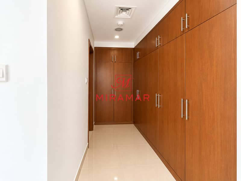 8 Modern Walk-In Wardrobe Corridor. png