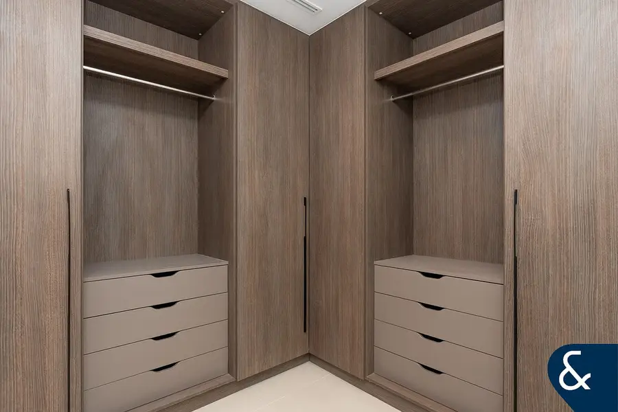 Closed Kitchen | Entertain Suite | Single Row