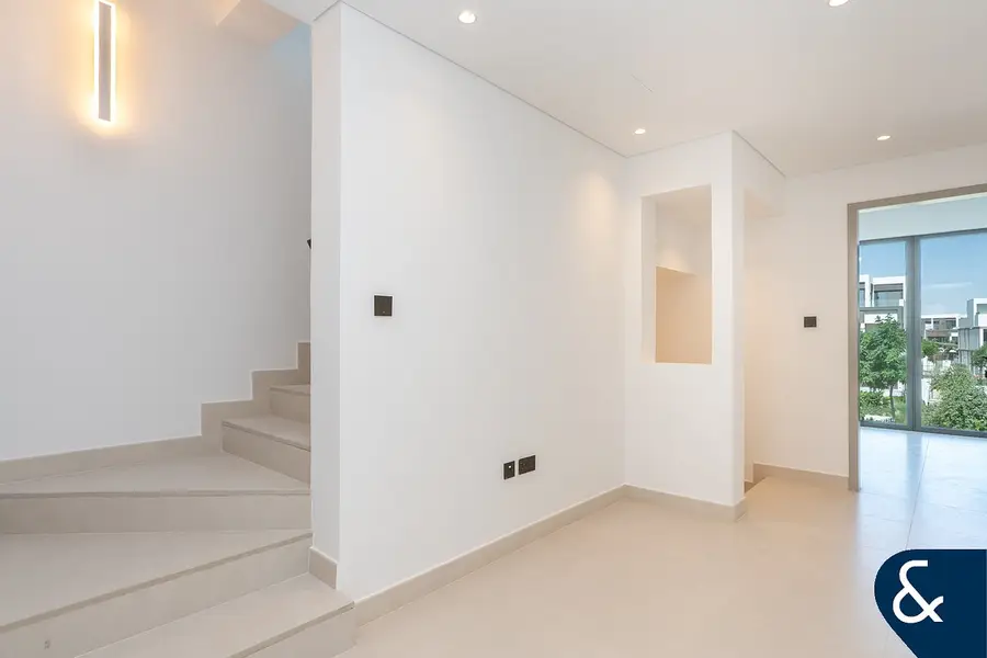 Closed Kitchen | Entertain Suite | Single Row