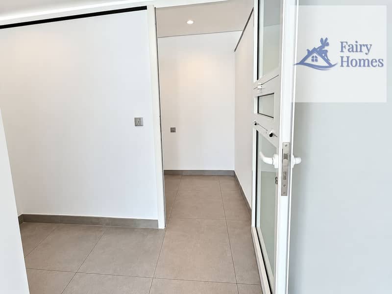 11 Minimal Modern Entryway with Frosted Glass Door. png