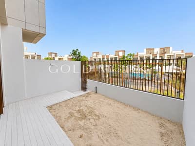 3 Bedroom Townhouse for Sale in Mudon, Dubai - On the Pool and Park I Motivated Seller I Call Now 3 Bedroom Townhouse for Sale in Mudon, Dubai - On the Pool and Park I Motivated Seller I Call Now
