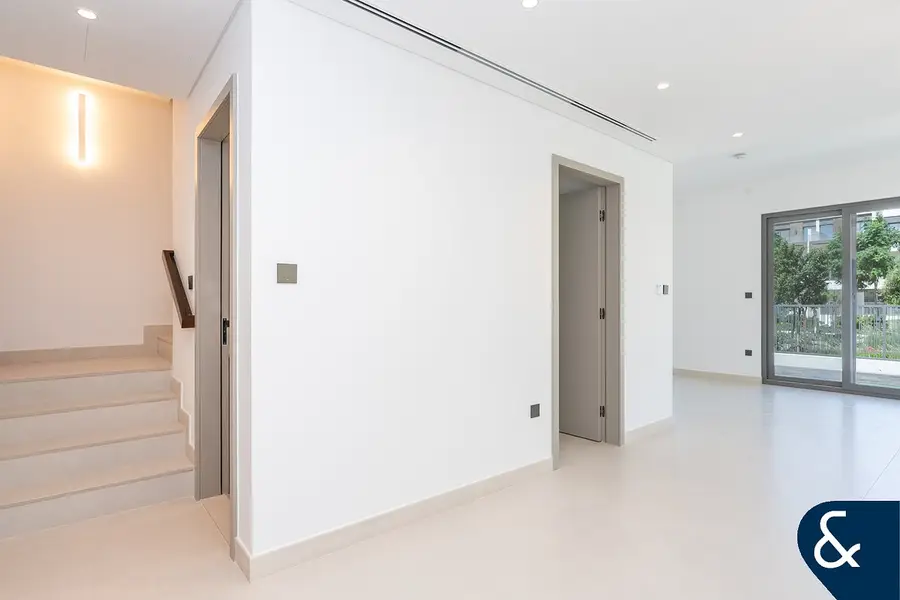 Closed Kitchen | Entertain Suite | Single Row