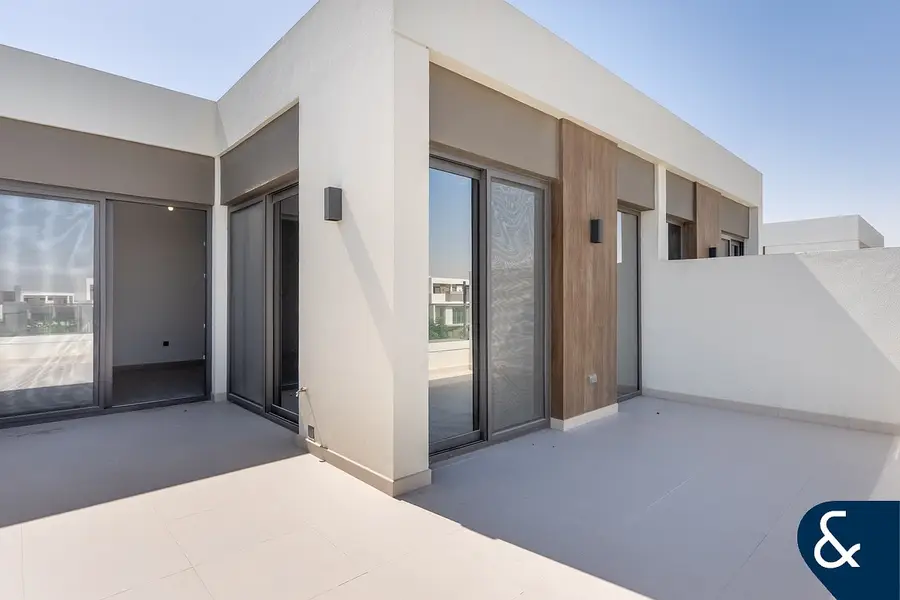 Closed Kitchen | Entertain Suite | Single Row