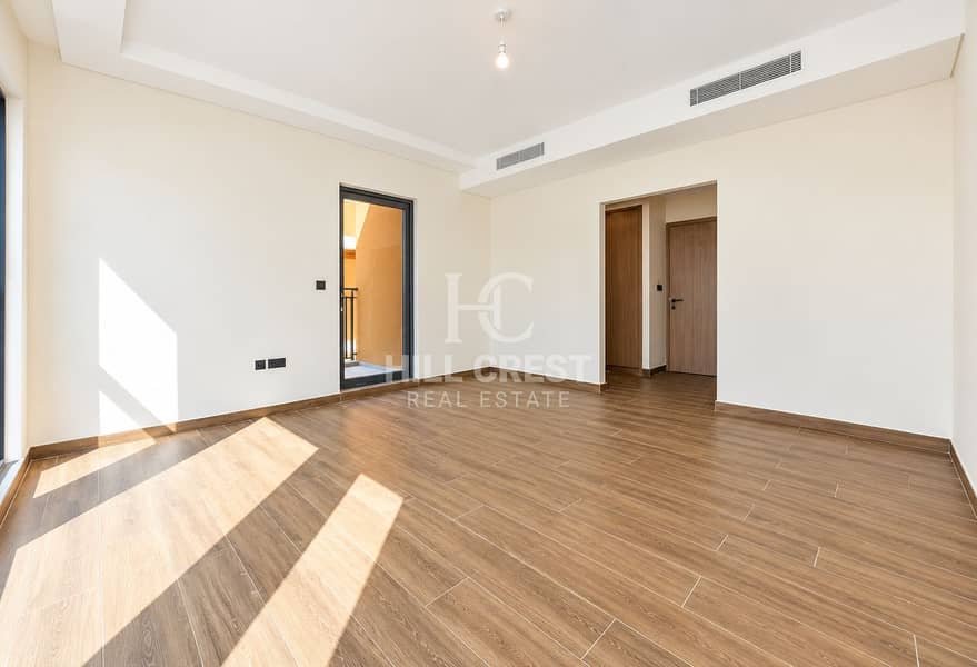 7 Sunlit Minimalist Modern Apartment Interior 1. png