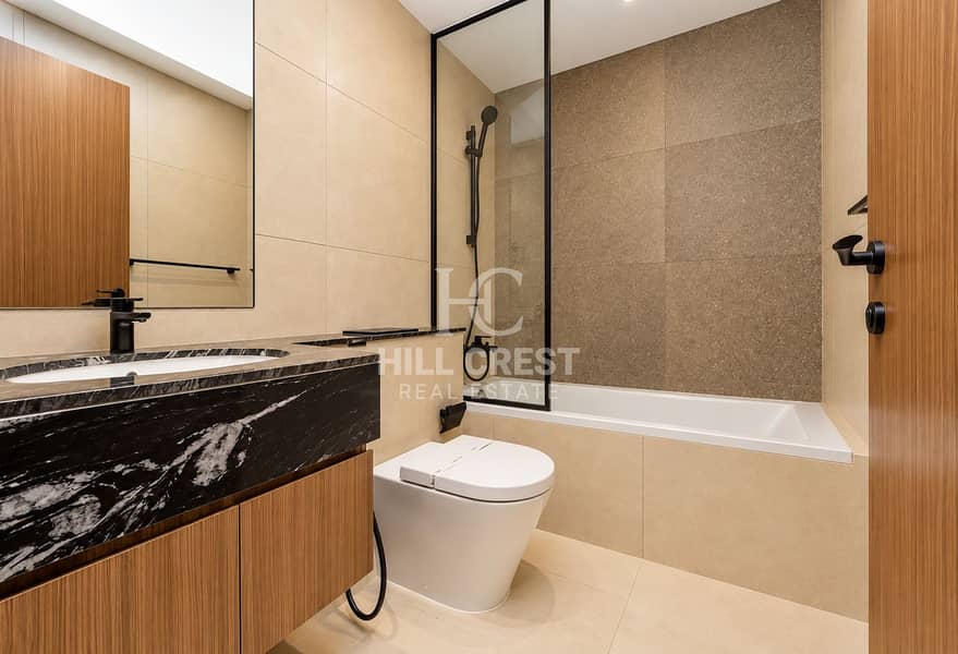 10 Modern Neutral Bathroom Retreat. png