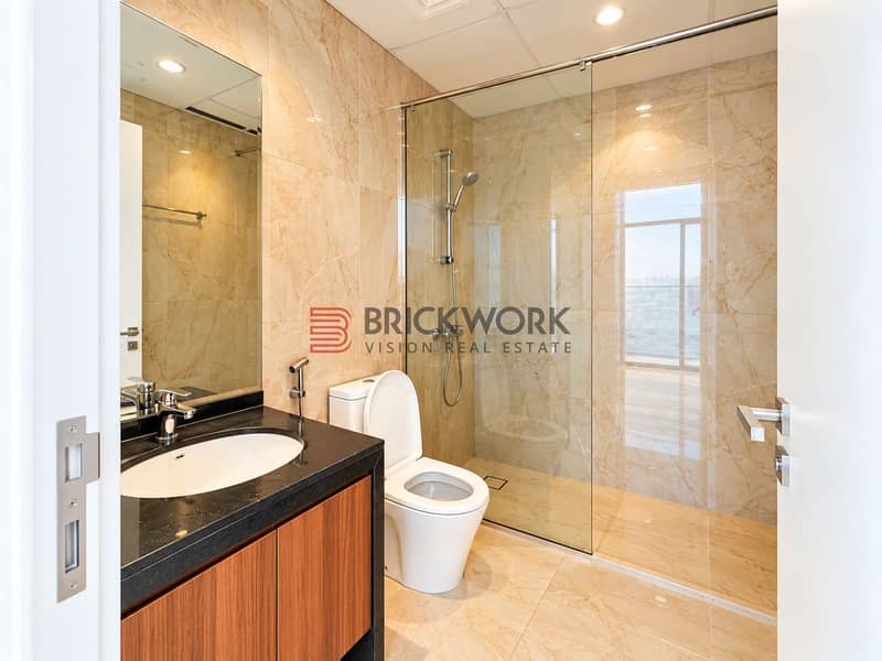 10 Modern Beige Marble Bathroom. png