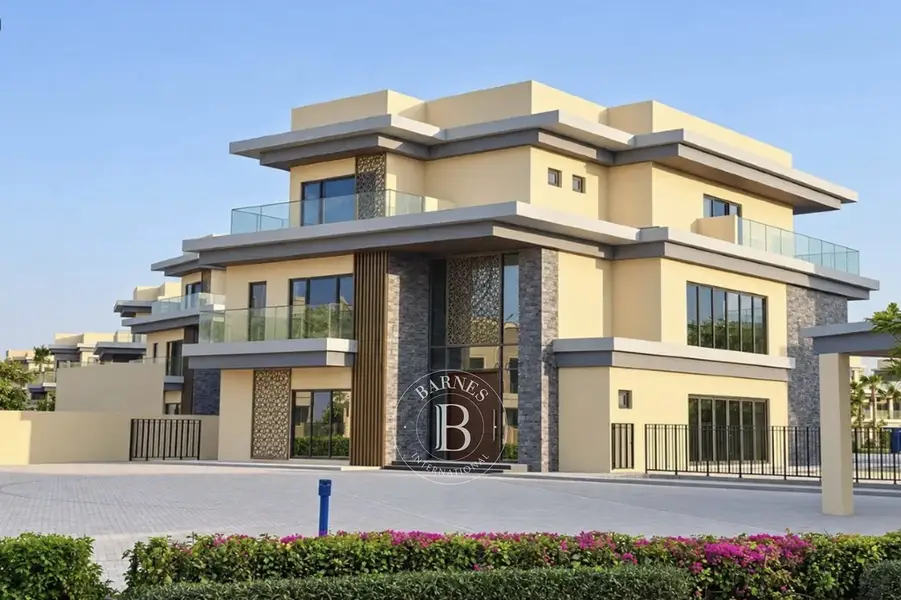 Large Plot | Waterfront | Lagoons Specialist