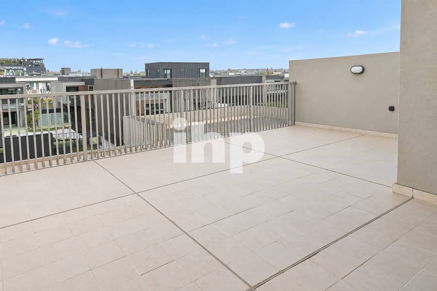8 Property_01_Daylight. jpg