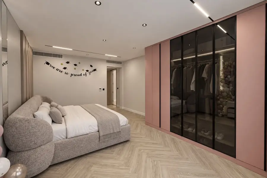 Luxurious | Fully Upgraded| Fully Furnished