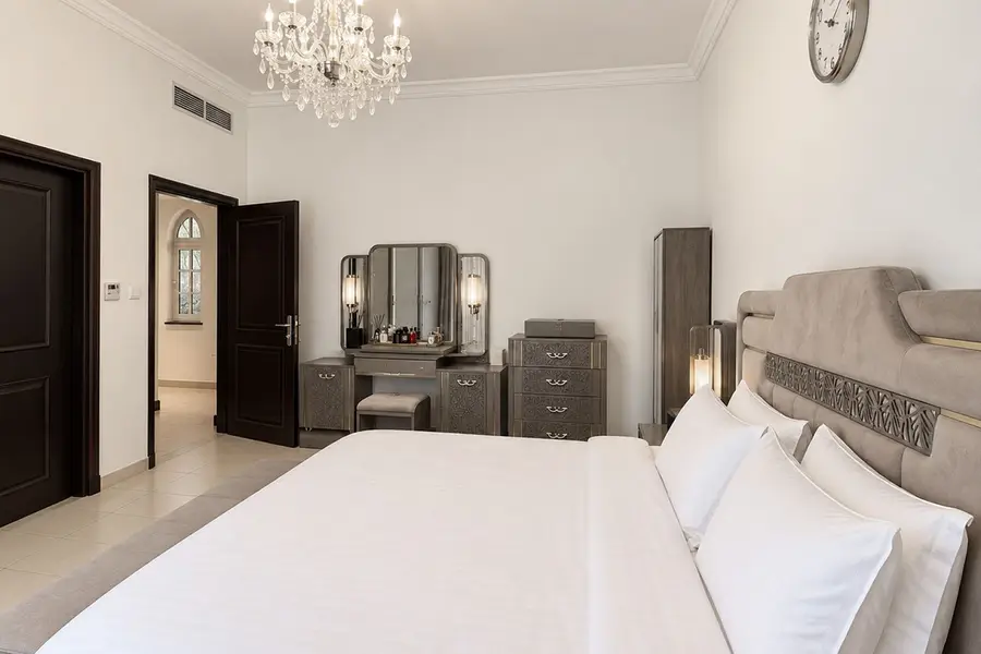 Exclusive | Upgraded | Fully Furnished