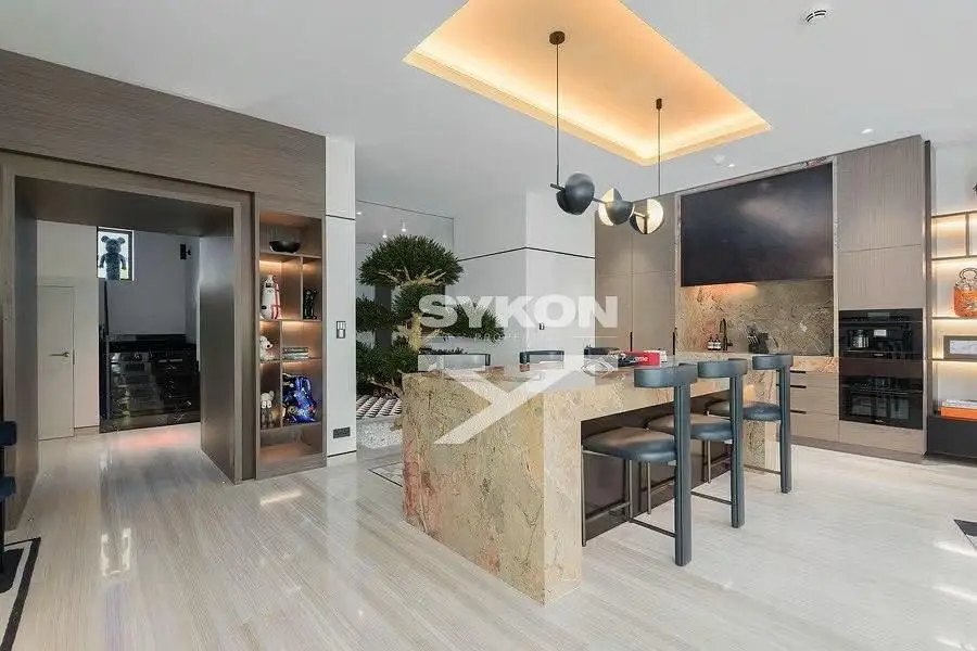 Upgraded 3BR | Golf Views | Pool | Corner Unit