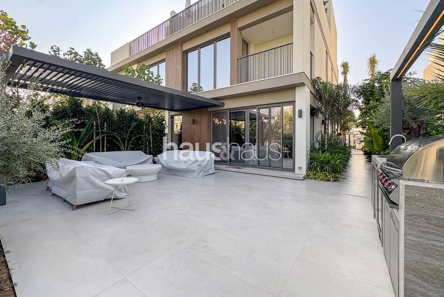 Large Plot | Upgraded | Best Location