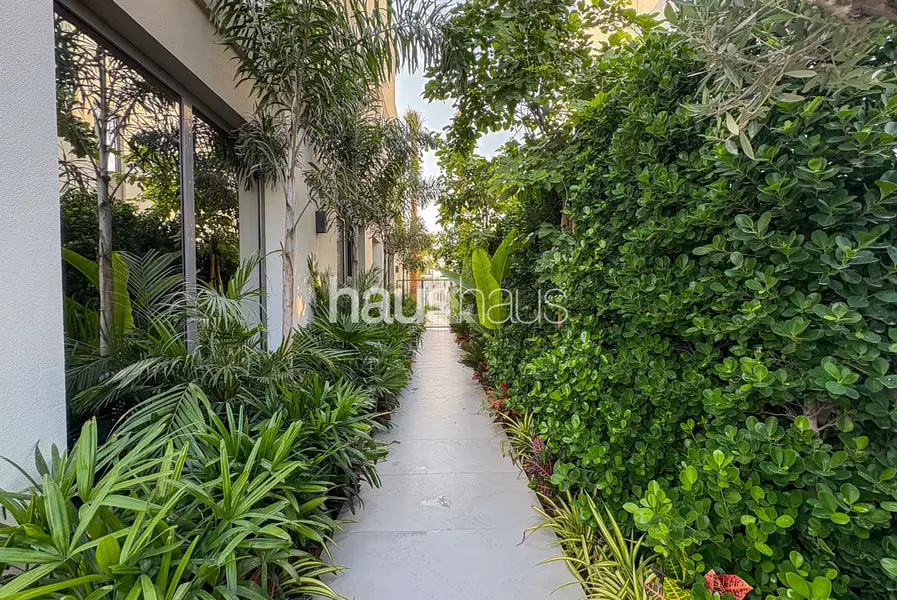 Large Plot | Upgraded | Best Location