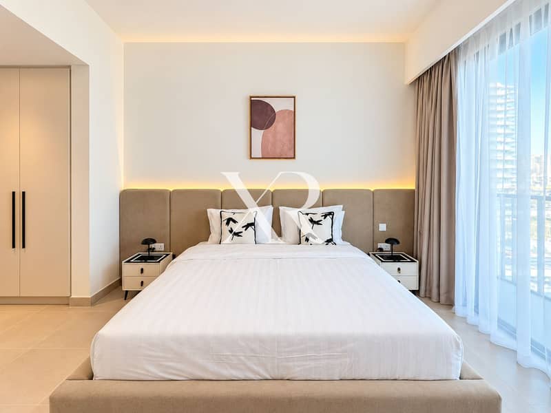10 Warm Minimalist Bedroom with City Views. png