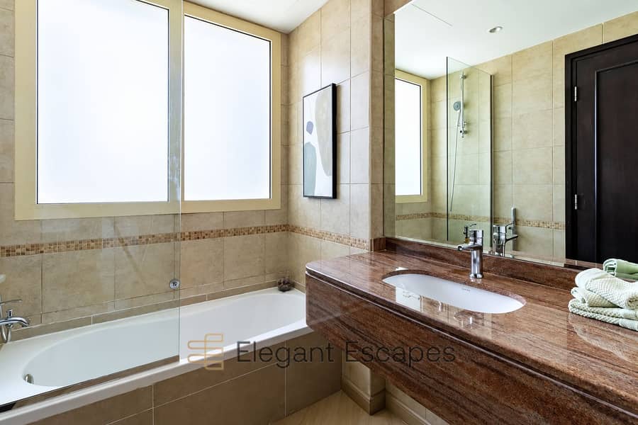 5 RO-812_Bath_1. png