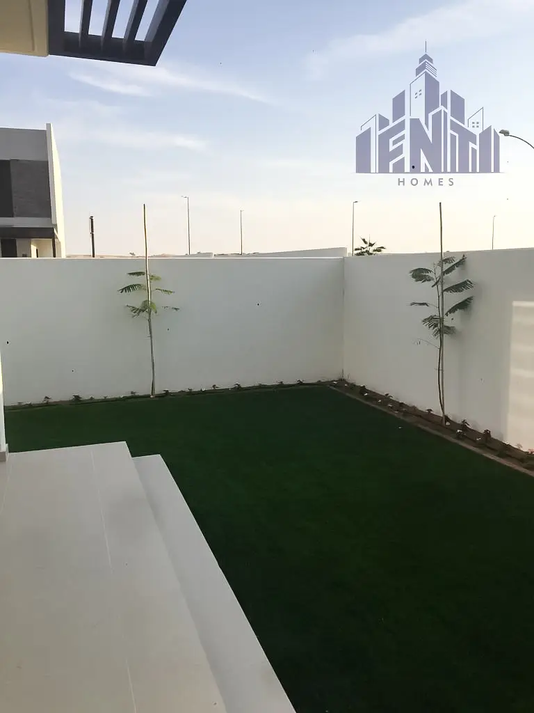 Spacious Family Home | Coursetia | DAMAC Hills 2