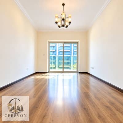 1 Спальня Квартира в аренду в Дубай Спортс Сити, Дубай - Bright Modern Apartment Living Room. png