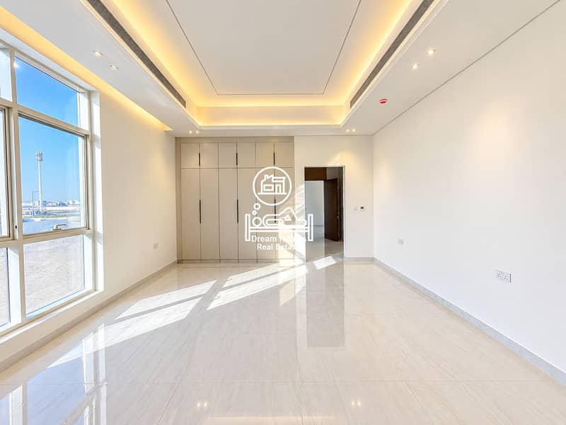 25 Sunlit Minimalist Marble-Floored Interior. png
