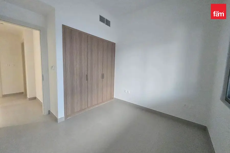 Corner| Big Plot| Spacious| Closed Kitchen