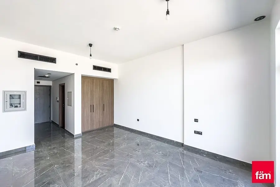 Corner Unit | Brand New | Near To Park