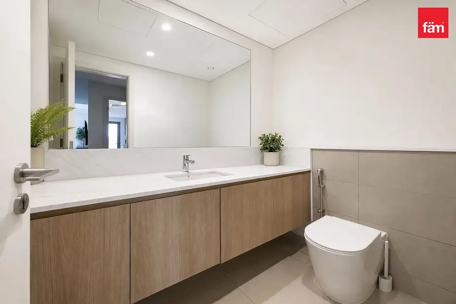 Corner| Big Plot| Spacious| Closed Kitchen