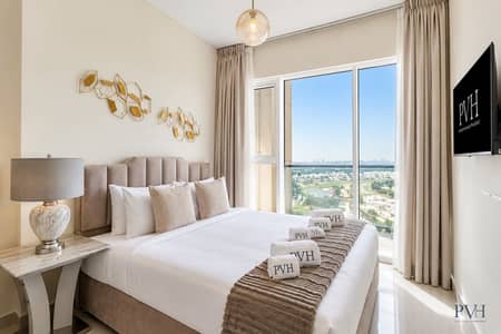 فلیٹ 1 غرفة نوم للايجار في داماك هيلز، دبي - Luxurious PVH Bedroom with City View. jpeg
