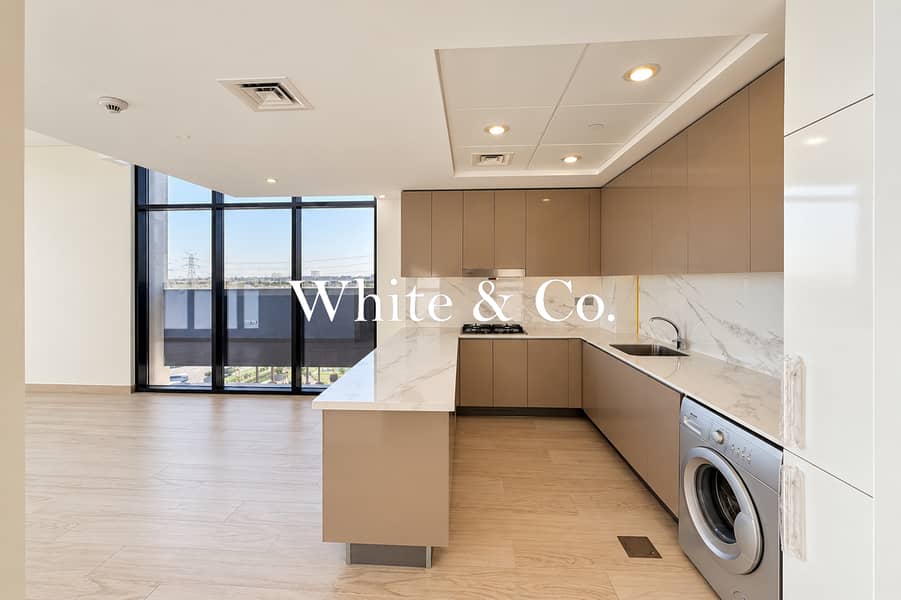 CORNER UNIT | 1 BEDROOM | UNIQUE PROPERTY CORNER UNIT | 1 BEDROOM | UNIQUE PROPERTY