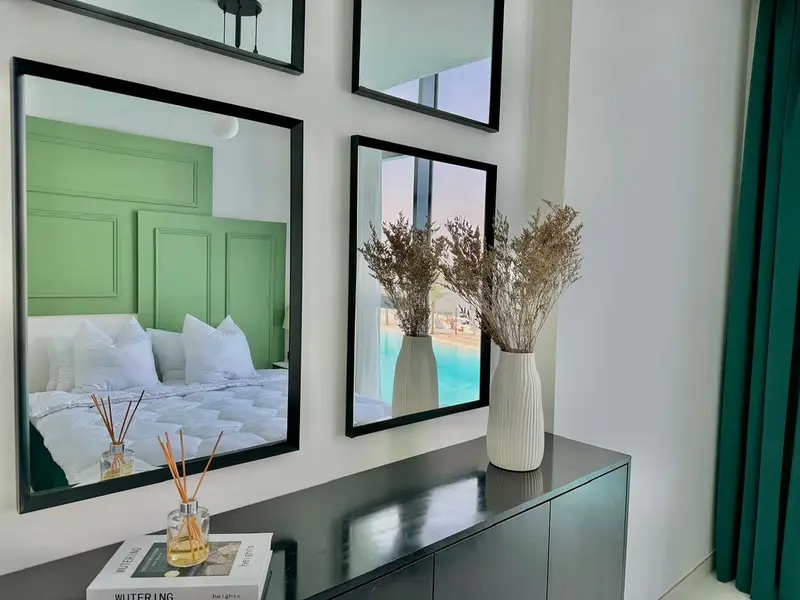 DESIGNER FURNISHED | UPGRADED | 2 BED + MAID-STORE