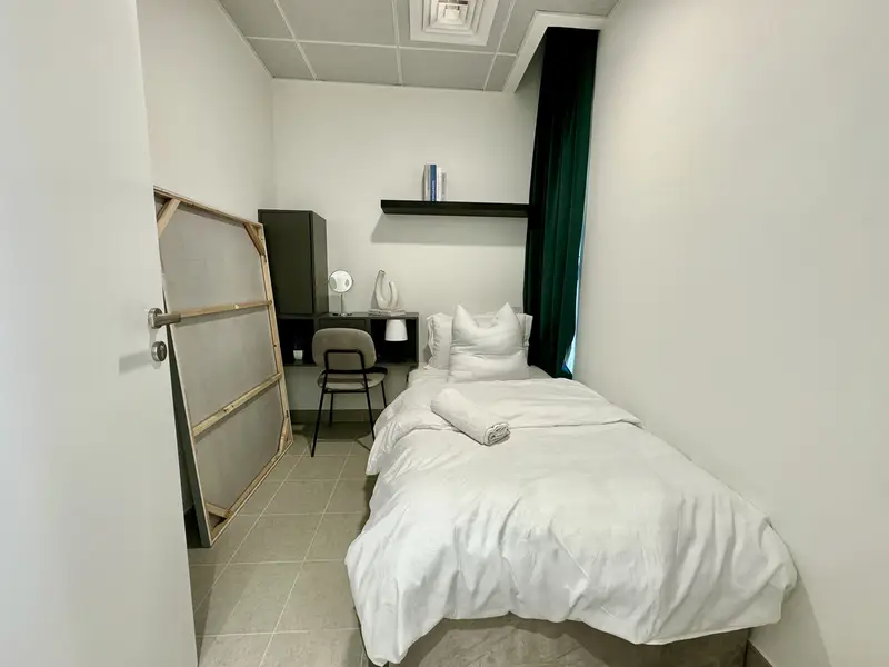 DESIGNER FURNISHED | UPGRADED | 2 BED + MAID-STORE
