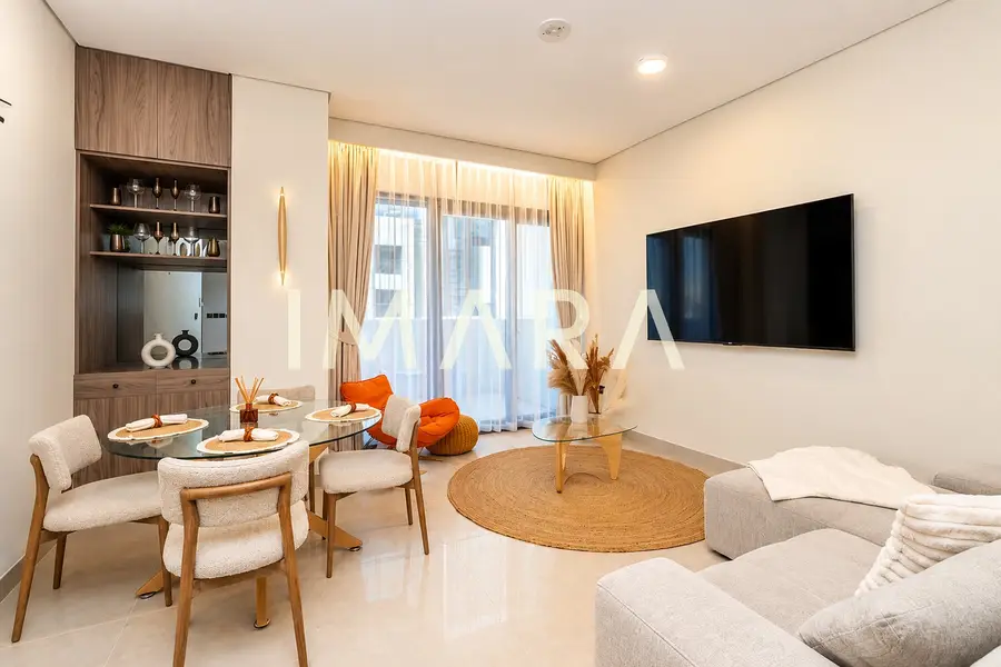 Community View | Tenanted | Luxury Furnishings