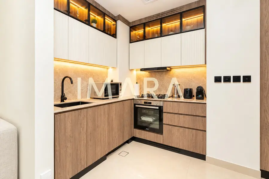 Community View | Tenanted | Luxury Furnishings