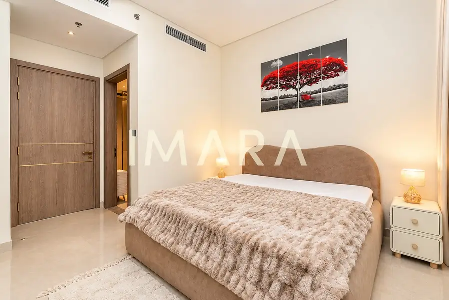 Community View | Tenanted | Luxury Furnishings